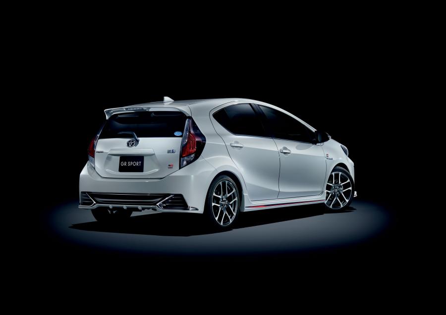 Toyota Aqua GR Sport 2017 года  (фото 4 из 5)